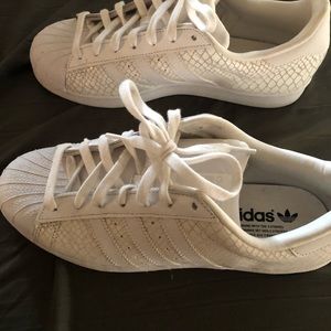 Adidas Turtle Shell Women’s 9.5